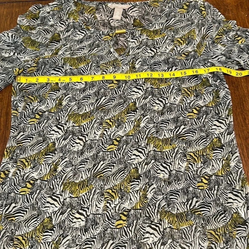 Banana Republic Factory zebra print shirt size Medium - Picture 4 of 6